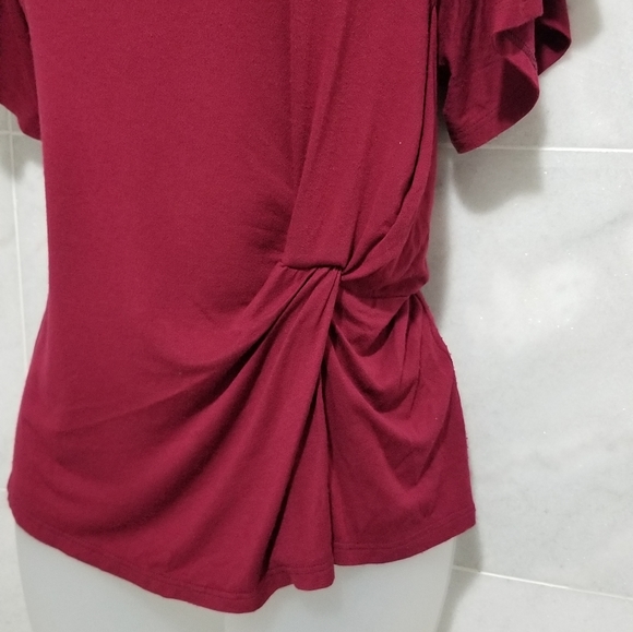 Slate & Willow Red Ruched Flutter Sleeve Top S - Picture 10 of 12